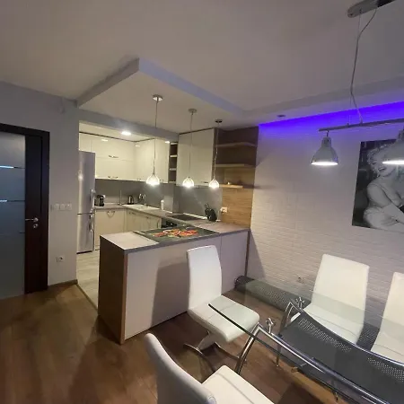 Luxury In Center 1