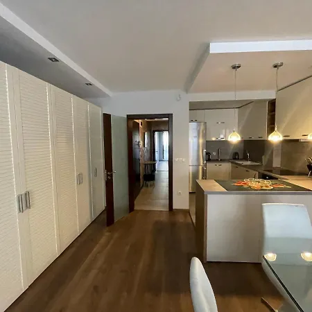 Luxury In Center 1 Apartment *