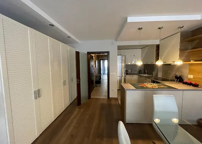 Luxury In Center 1 Apartment *
